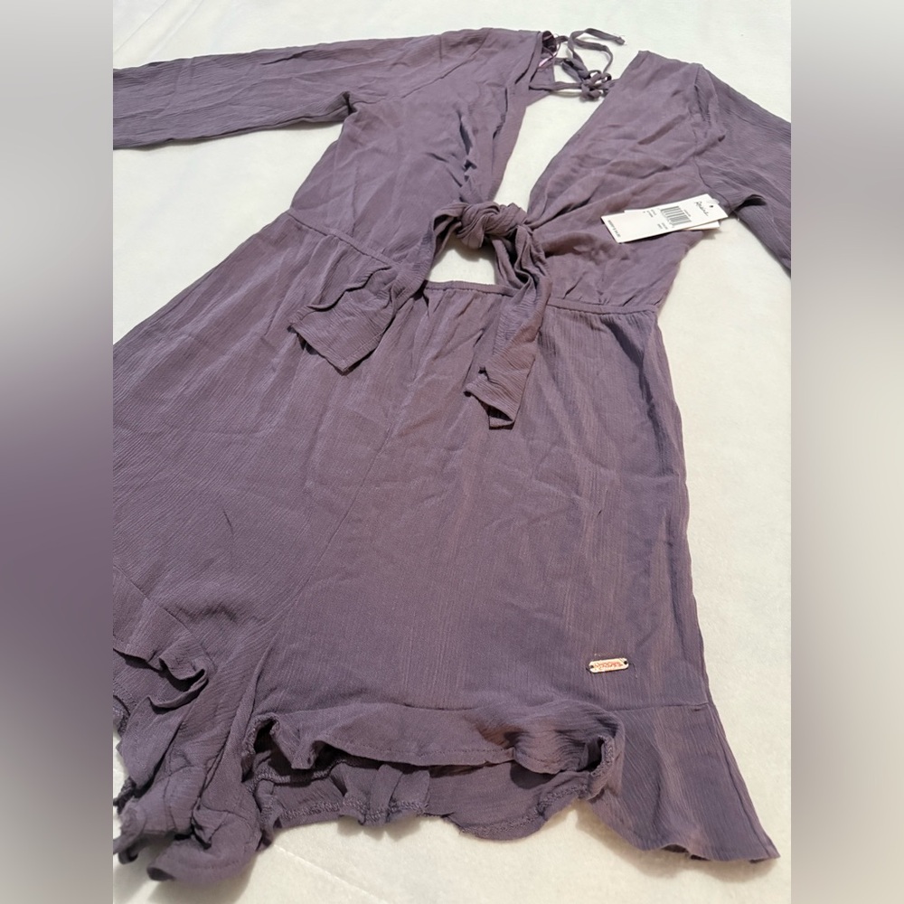 Lavender Romper with open back and open tie front - Picture 3 of 4